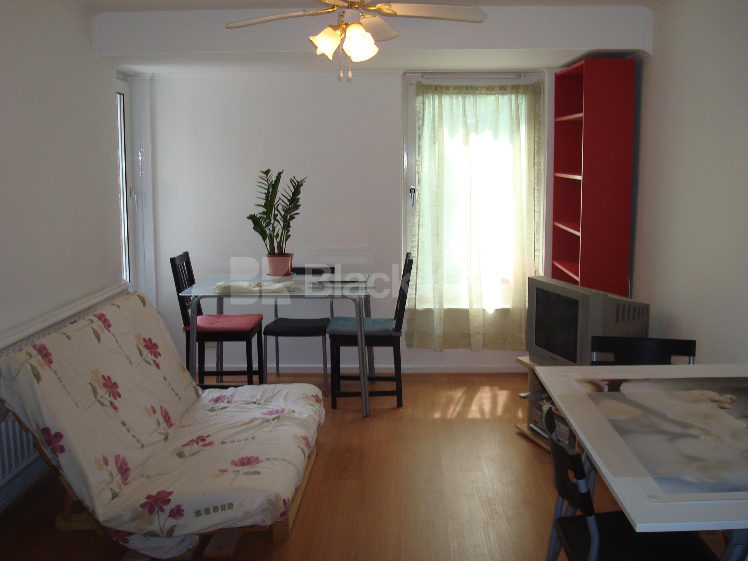 			GREAT LOCATION!!!!!, 1 Bedroom, 1 bath, 1 reception Flat			 Staveley Close, Camden Borders N7